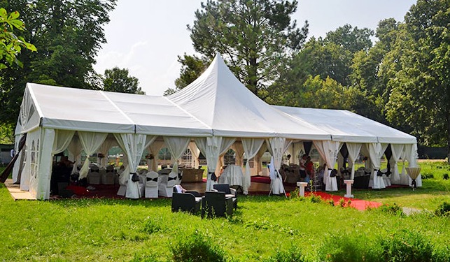 mobile pull and push tent for wedding and fancy restaurant.jpg