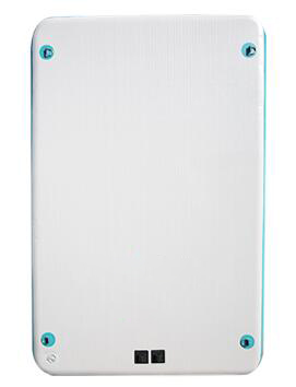 plataforma de pesca con cubierta de aire en el agua