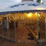 Impresionante yurta como casa de baños de primavera