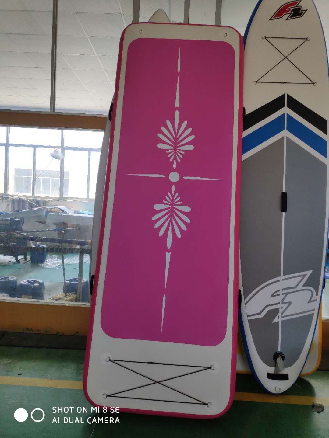 colchoneta de aire de yoga rosa